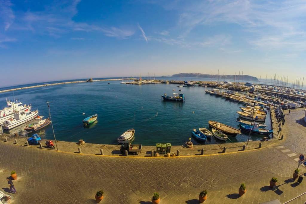 L Angolo Segreto Di Giovanni Il Pescatore Procida Exterior photo